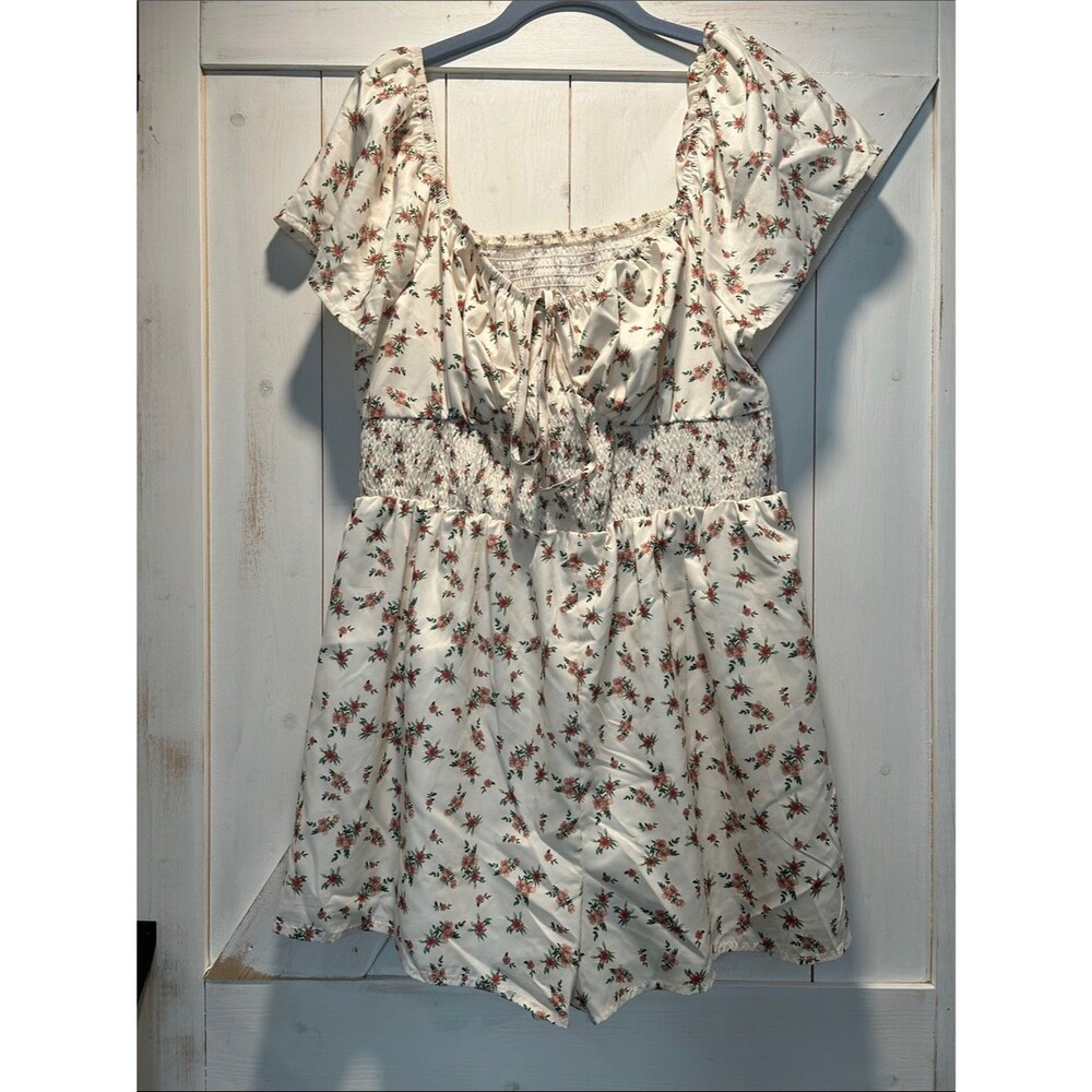 SHEIN NWT Curve Vcay Cream PeachFloral Rouched Tie-Front Romper Silky 1XL